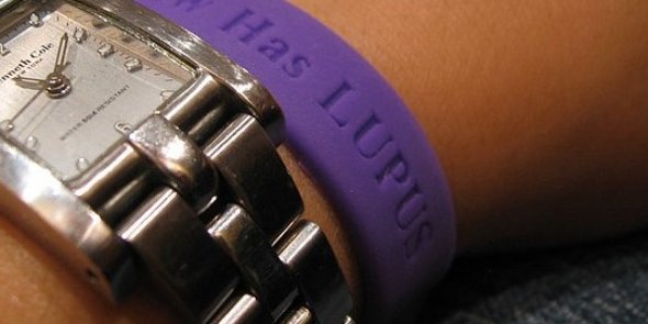 lupus arm band